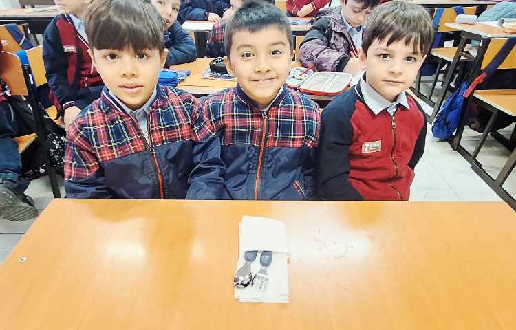 اتیکت غذاخوری