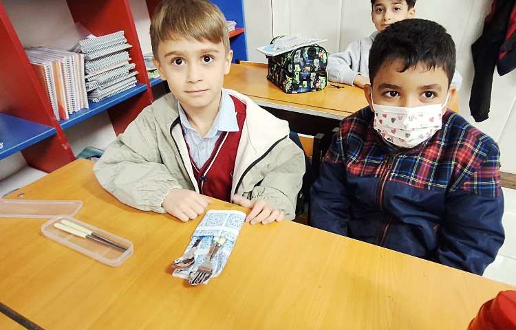 اتیکت غذاخوری