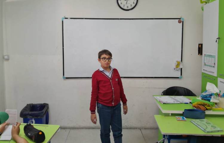 اتیکت -مرور بهداشت عمومی 1و2و نتیکت 1و2 ، دانش در حال پاسخگویی به پرسش کلاسی هستند 1