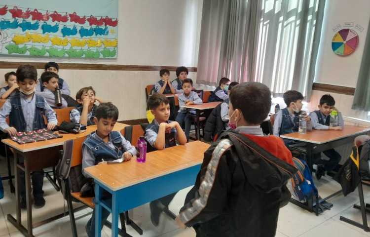 اتیکت مکانهای عمومی و دیدن فیلم 1