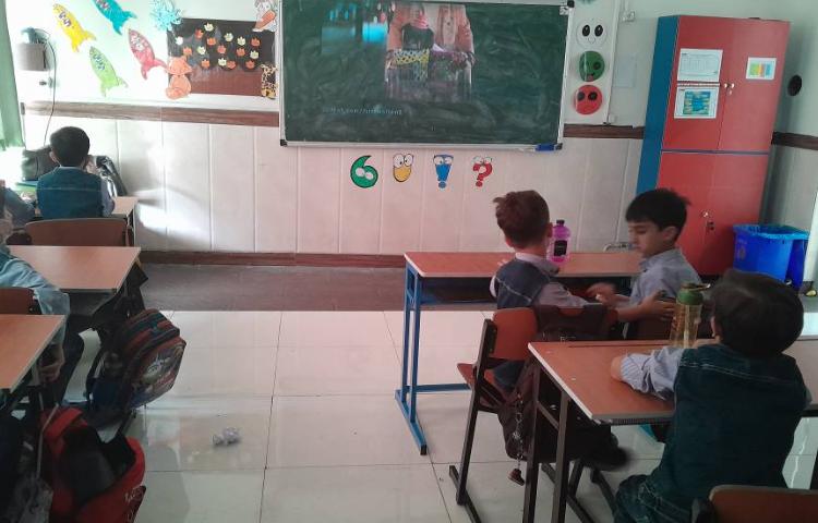 اتیکت مکانهای عمومی و دیدن فیلم 2