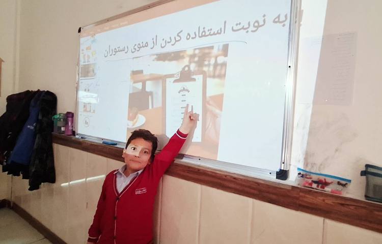 اتیکت مکان عمومی رستوران 3