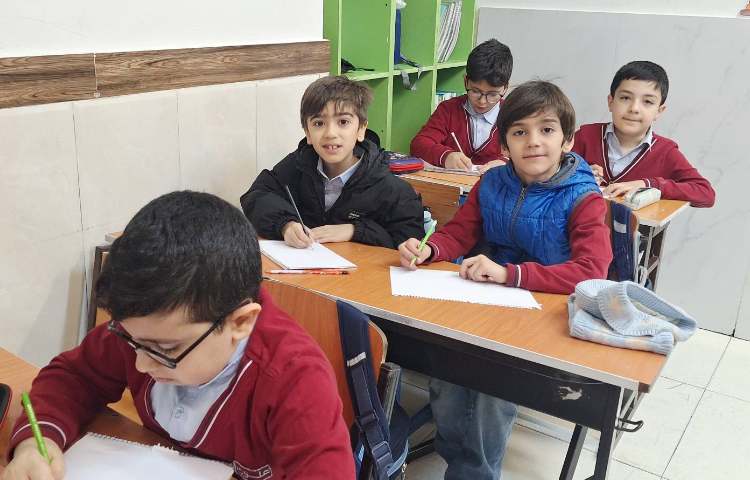 اتیکت - نقاشی- به دلخواه ،زمستان یا برف ، در مورد اتیکت 4