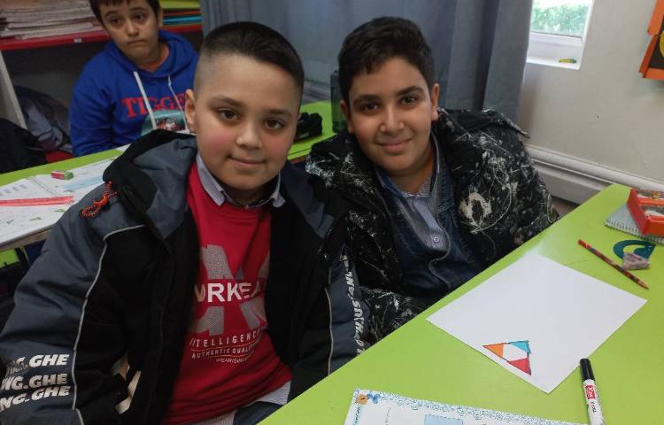 اثبات 180 بودن مجموع زوایای داخلی مثلث همراه با دست ورزی 1