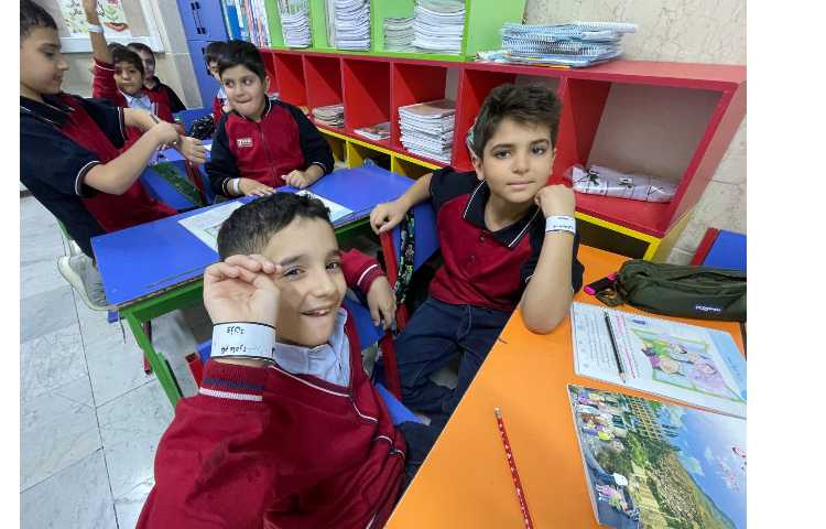 اجتماعی،دست ورزی ساخت شناسنامه و‌دستبند نوزادی 1