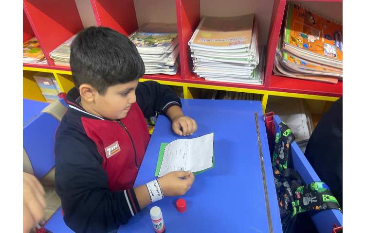 اجتماعی،دست ورزی ساخت شناسنامه و‌دستبند نوزادی 2