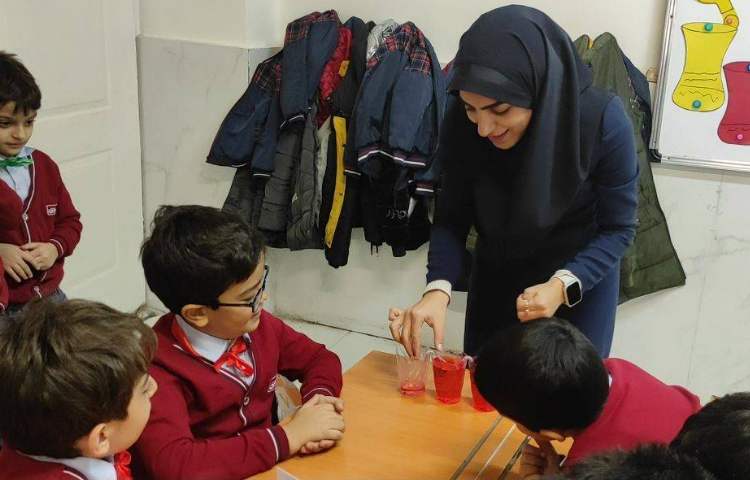 اجرای آزمایش اسرار آب 8