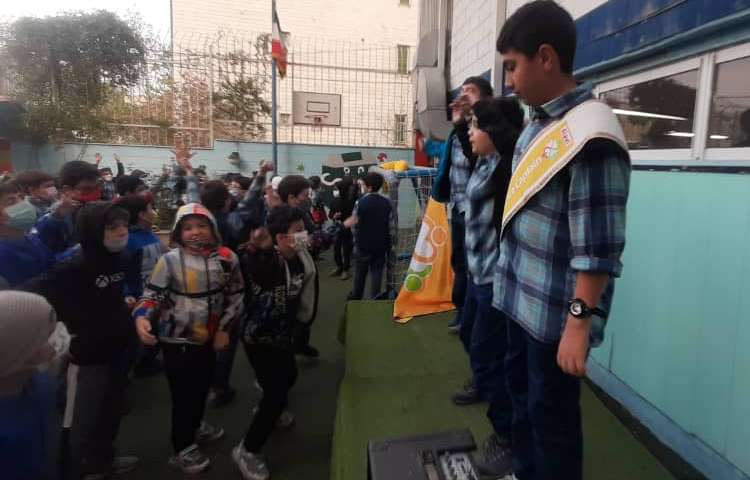 اجرای برنامه صبحگاه توسط دانش آموزان پایه ششم 3