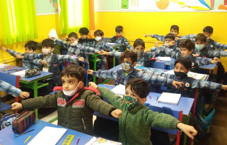 :اجرای زنگ نشاط در کلاس، کلاس پرتقال 1