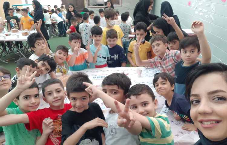 اجرای صبحانه سالم به زبان انگلیسی در دبستان علوی 2