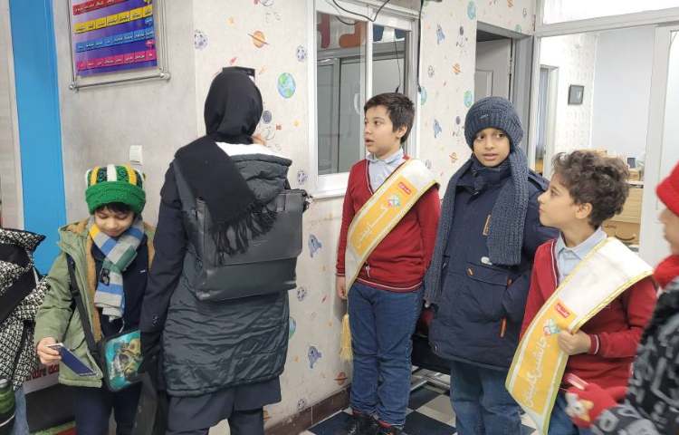 اجرای صبحگاه با گروه زرد 2