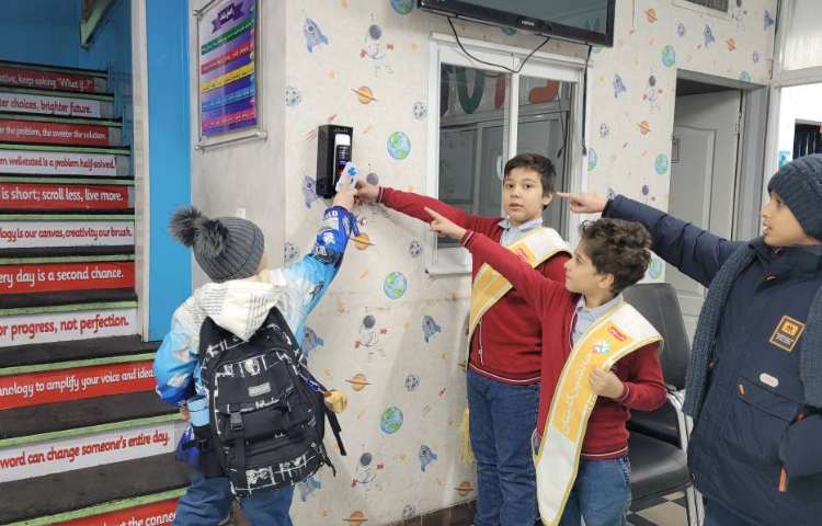 اجرای صبحگاه با گروه زرد 3