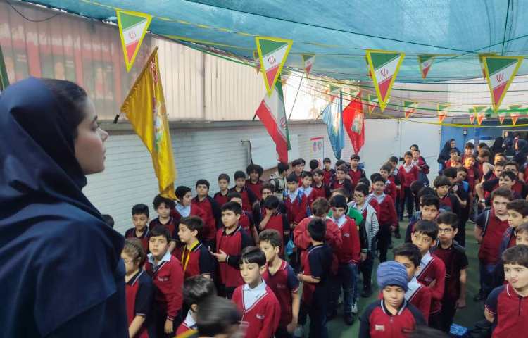 اجرای صبحگاه زبانی توسط تیم زبان 1