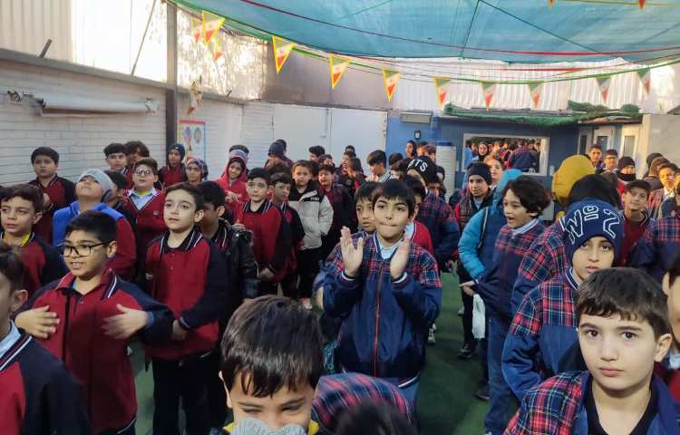 اجرای صبح‌گاه زبانی توسط تیم زبان