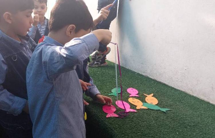 اجرای طرح غوطه وری توسط آموزگار زبان 5