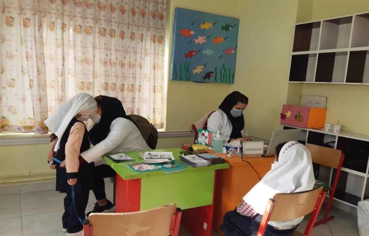 اجرای طرح پایش سلامت در دبستان 1