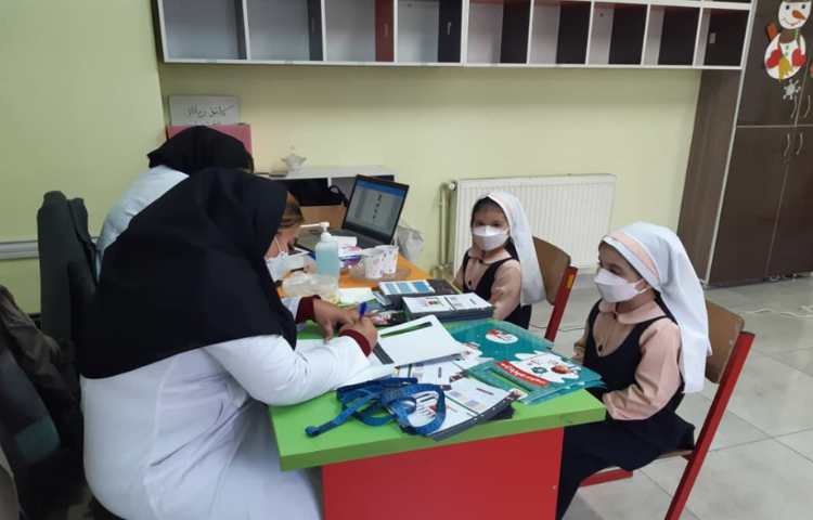 اجرای طرح پایش سلامت در دبستان 2