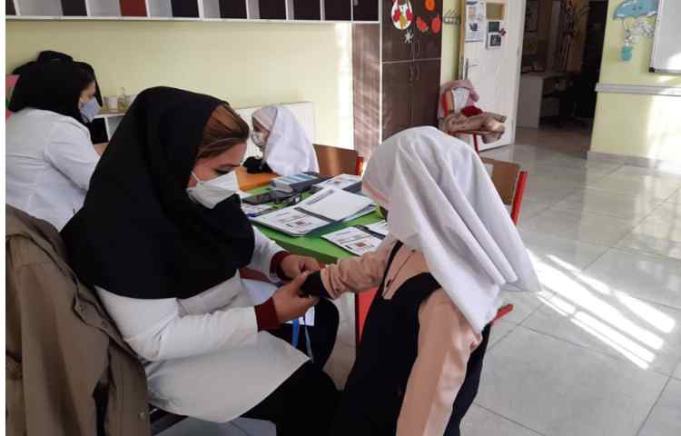 اجرای طرح پایش سلامت در دبستان 9