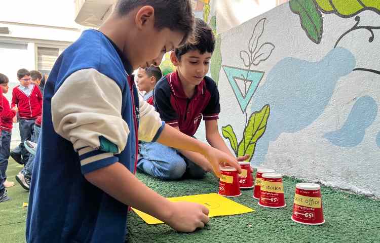 اجرای غوطه‌وری در زنگ تفریح توسط مدرسین زبان 2