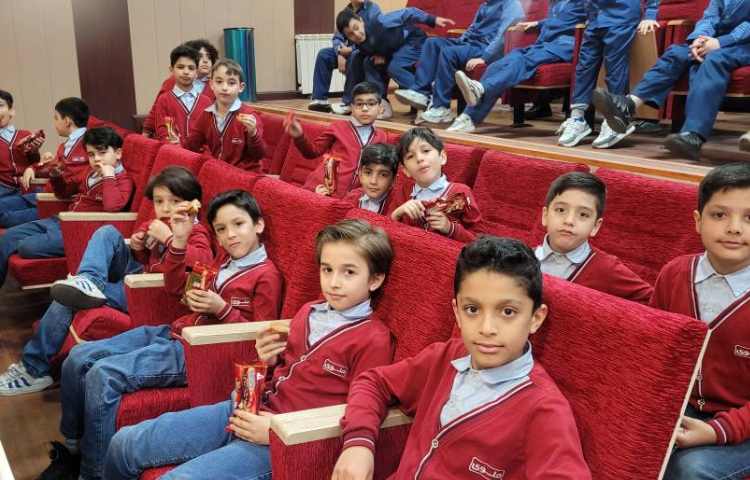 اجرای مسابقه سرود در آموزش و پرورش منطقه 13 2