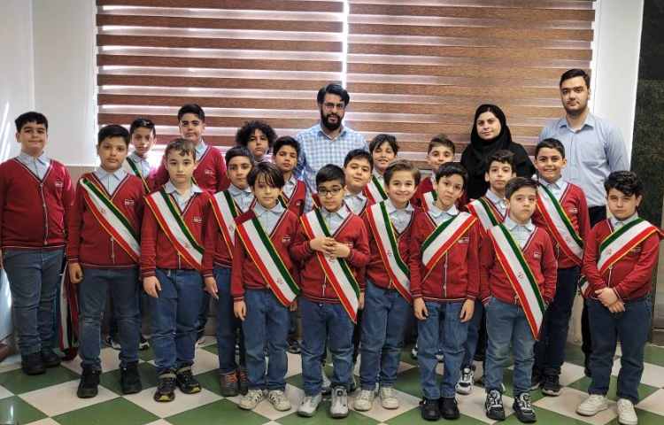 اجرای مسابقه سرود در آموزش و پرورش منطقه 13 6