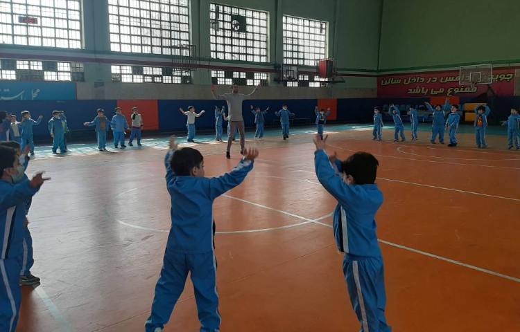 :اجرای نرمش صبحگاهی در زنگ ورزش 3