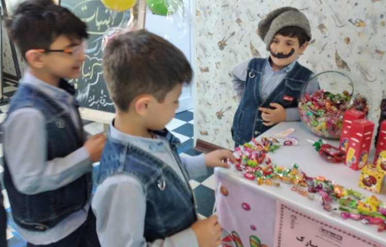 اجرای نمایش توسط گل پسرهای کلاس بادبادک 6