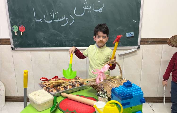 اجرای نمایش دوستان ما 4