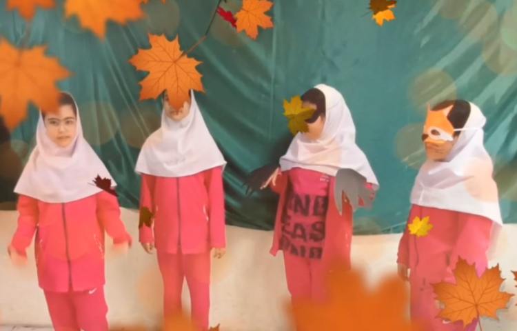 اجرای نمایش روباه و کلاغ دانش آموزان خلاق پایه چهارم دبستان دخترانه پرتوعلوی 1