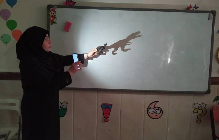 اجرای نمایش سایه در کلاس زنگ علوم 2