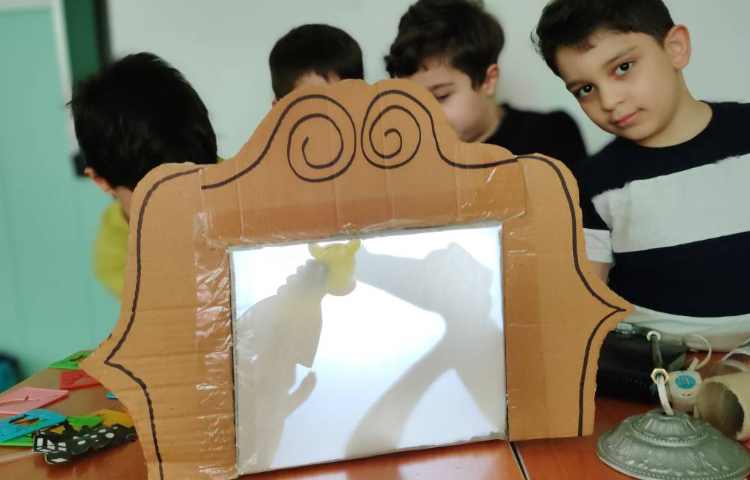 اجرای نمایش عروسکی با سایه ها 3