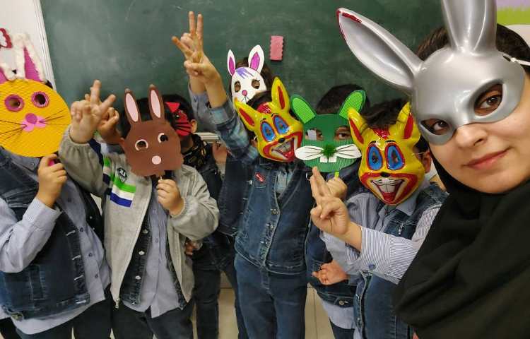 اجرای نمایش مدرسه ی خرگوش ها