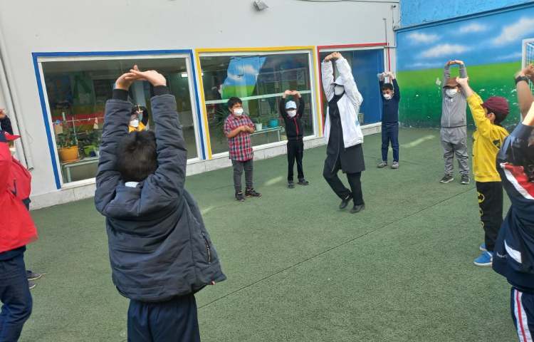 اجرای ورزش و نرمش صبحگاهی پایه های اول و دوم بمناسبت هفته تربیت بدنی