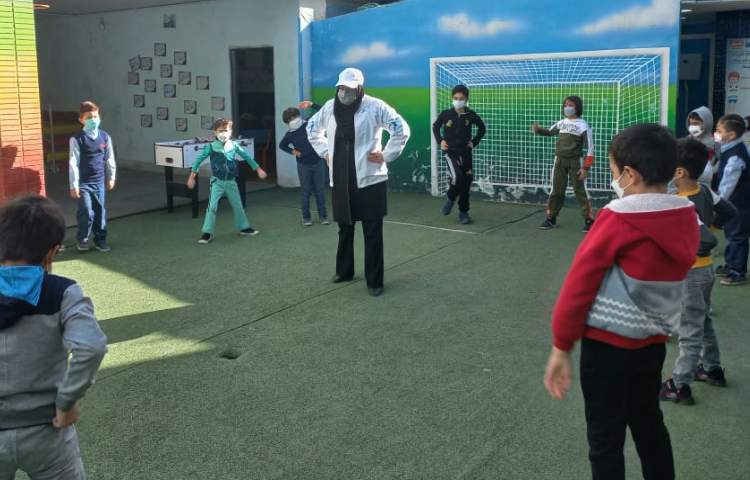 اجرای ورزش و نرمش صبحگاهی پایه های اول و دوم بمناسبت هفته تربیت بدنی 2