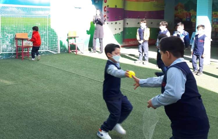 اجرای ورزش و نرمش صبحگاهی پایه های اول و دوم بمناسبت هفته تربیت بدنی 3