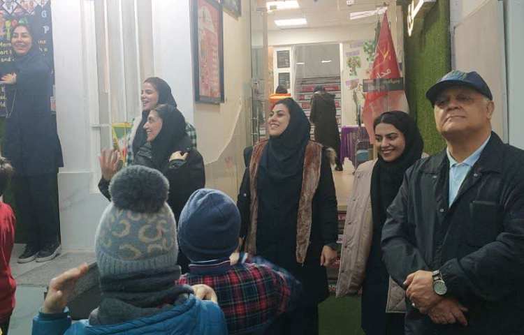 اجرا مراسم صبحگاهی توسط نیم زبان 5