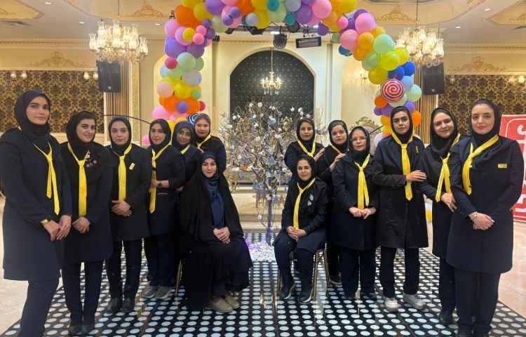 اختتامیه کلوپ تکه های یخ، خنده های ریز 58
