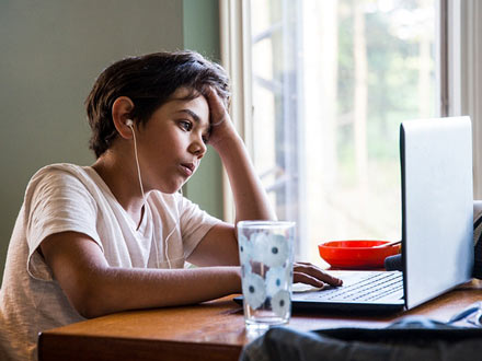 اعتیاد نوجوانان به فضای مجازی به معضلی جدیدی تبدیل شده است؛