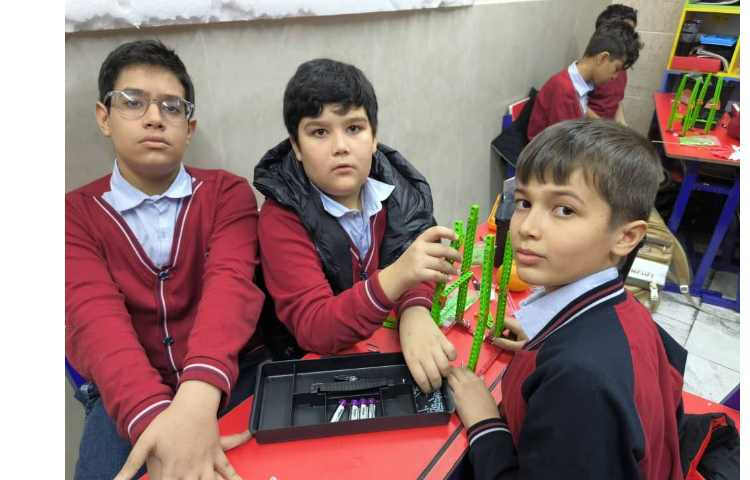 ادامه ساخت آسانسورها کلاس رباتیک 3