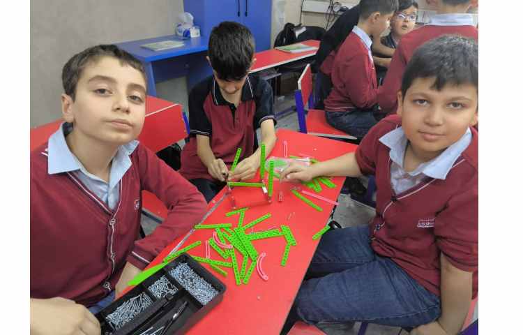 ادامه ساخت آسانسور