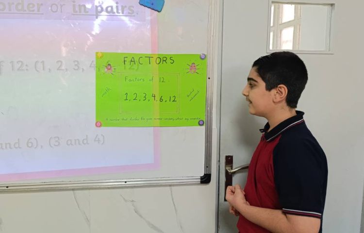 ارائه دانش‌آموزان در زنگ ریاضی به زبان انگلیسی 2