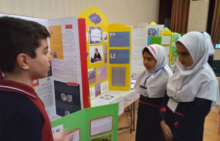 ارائه دانش آموز منتخب دبستان در جشنواره طرح جابر منطقه 11 2