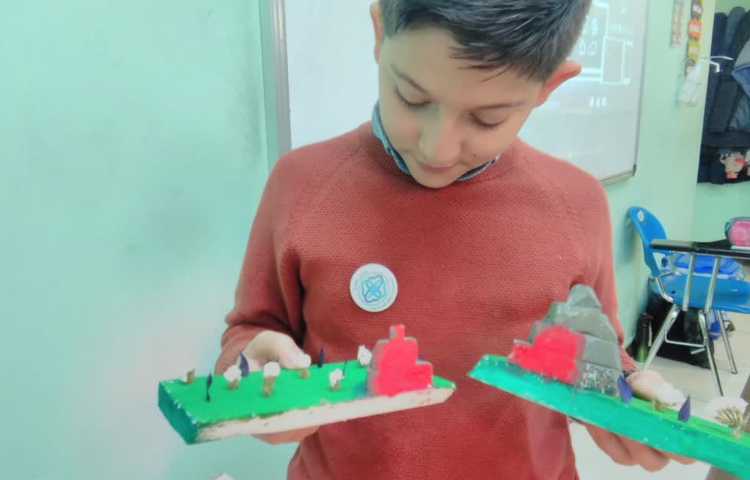 ارائه درس اجتماعی با موضوع طلای سیاه توسط دانش آموزان 3