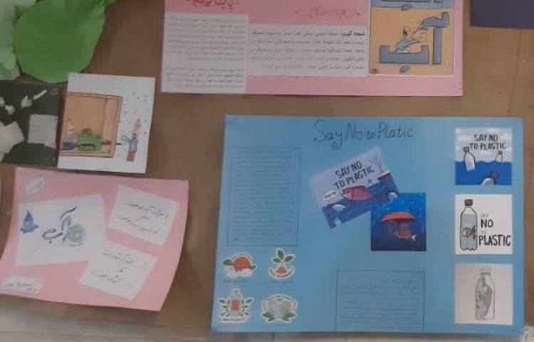 ارائه نمونه کار های دانش آموزان با عنوان ماه آبان 5