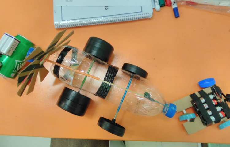 ارائه و ساخت ماشین توسط دانش آموزان پایه ششم 3