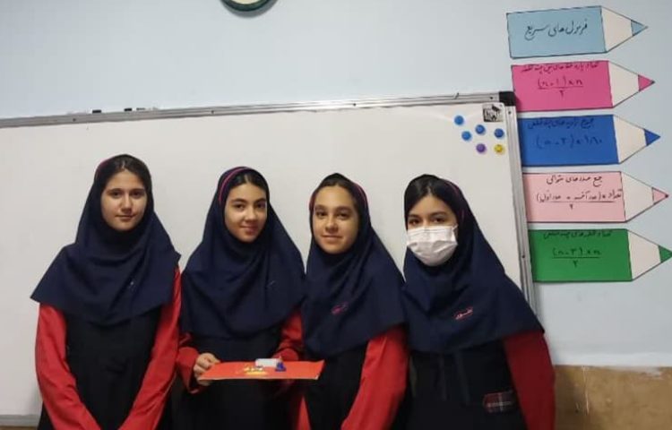 ارائه پروژه ی science در کلاس در رابطه با مدار 1