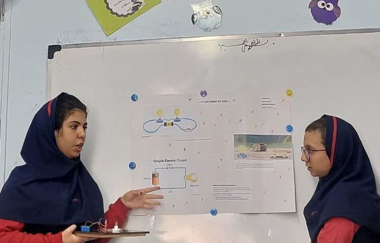 ارائه پروژه ی science در کلاس در رابطه با مدار 4