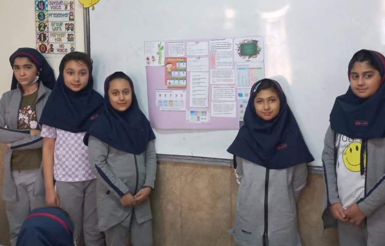 ارائه پوسترهای دانش آموزان 1