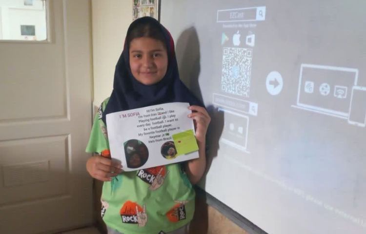 ارائه پوسترهای دانش آموزان 8