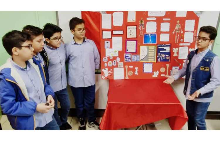 ارائه پوسترها در آخرین روز هفته ملی علوم 1